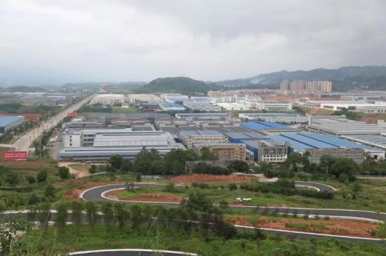 圖為川渝高竹新區(qū)遠(yuǎn)眺(曹鵬攝) 圖為川渝高竹新區(qū)遠(yuǎn)眺(曹鵬攝)