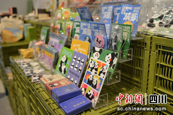 創(chuàng)意獨特的產(chǎn)品。陳靜 攝