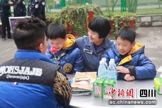  ӬF(xin)ɶŮӱO(jin)zD