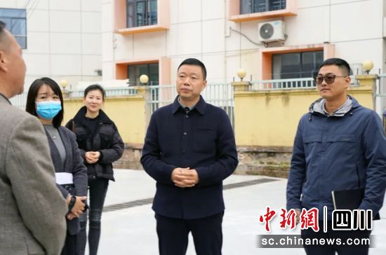 　　調(diào)研督導(dǎo)現(xiàn)場(chǎng)。雨城融媒 供圖