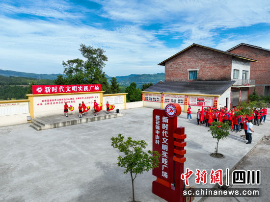 宣傳思想文化工作片區(qū)現(xiàn)場推進(jìn)會。宣漢縣委宣傳部供圖