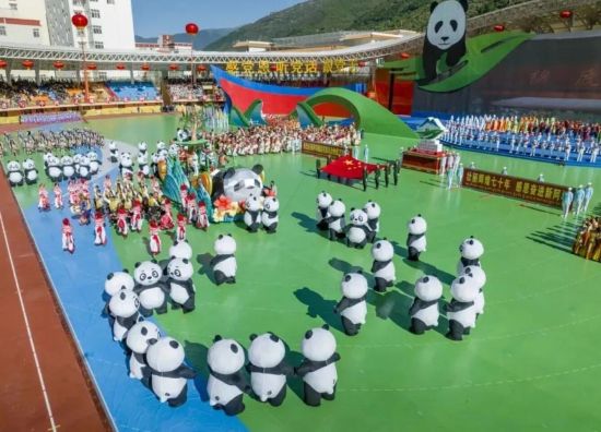 9月17日，汶川縣代表團參加阿壩藏族羌族自治州成立70周年大會。