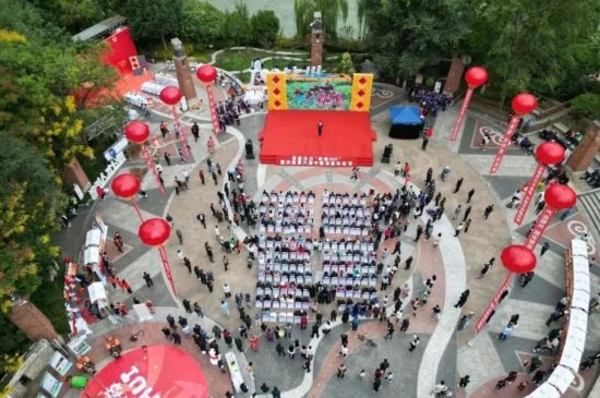 9月23日，汶川縣首屆汶川“農(nóng)創(chuàng) HUI”暨慶祝第六屆中國農(nóng)民豐收節(jié)活動隆重舉行。