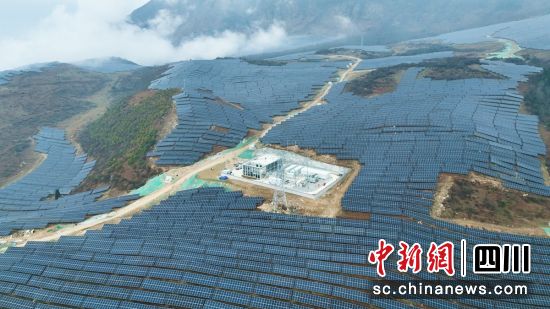 項(xiàng)目現(xiàn)場。石棉融媒 供圖
