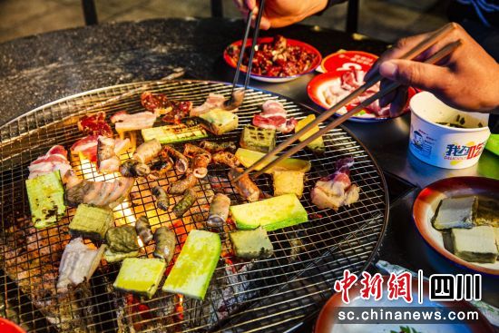 美味的涼山燒烤。(涼山州委宣傳部供圖)