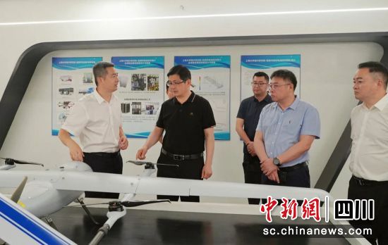 考察現(xiàn)場(chǎng)。雨城融媒 供圖