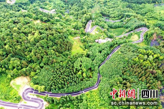 汶川縣“漩三環(huán)線”建成通車(chē)。汶川縣委宣傳部供圖