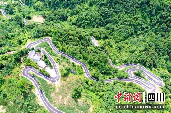 汶川縣“漩三環(huán)線”建成通車(chē)。汶川縣委宣傳部供圖