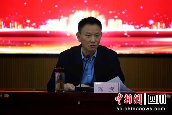 省委統(tǒng)戰(zhàn)部副部長、省民族宗教委黨組書記陳武出席座談會并講話。四川省民族宗教委 供圖