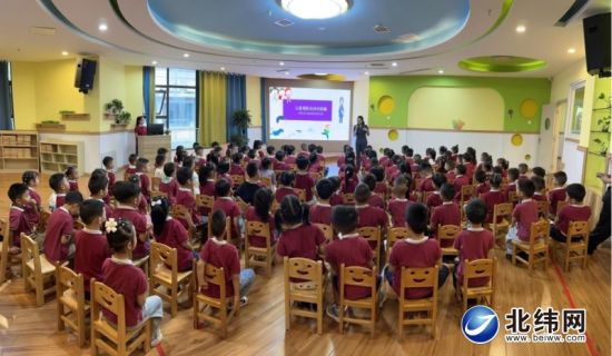法官向幼兒講解法律知識 法官向幼兒講解法律知識