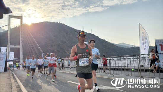比賽過(guò)程中的參賽選手 比賽過(guò)程中的參賽選手