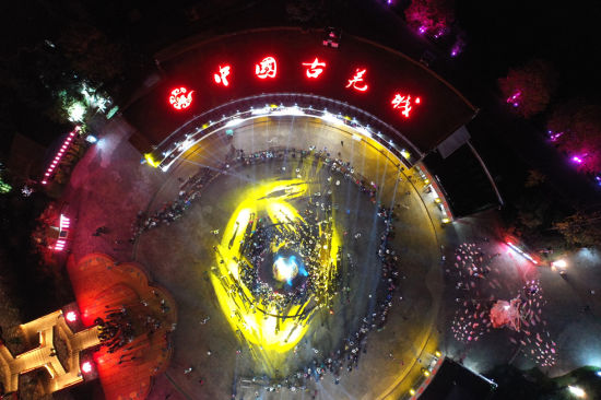 ��ϲ�cǼ�v���꡷ Ҧ����/�z