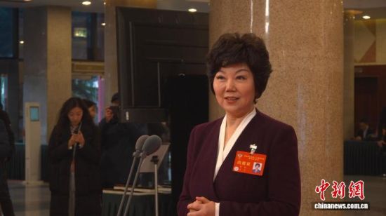 ����2��2�����Ĵ�ʡ���f(xi��)ʮ�����ĴΕ��h��һ����ί�Tͨ�����������Ĵ�ʡ���f(xi��)ί�T���Ĵ�ʡ��(li��n)����ϯ��¶�ش�ӛ���ᆖ��������𬱖���z