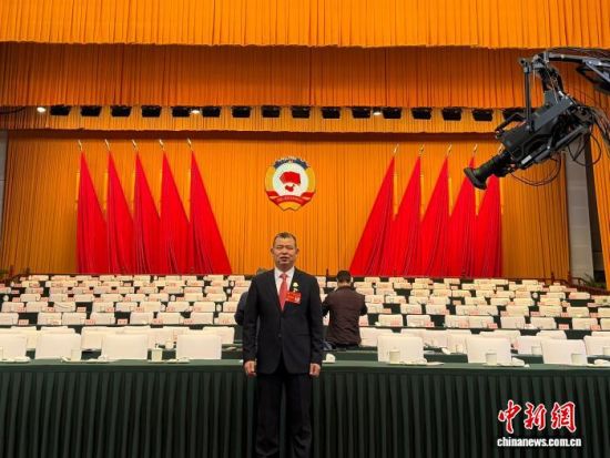 ���D������������������ ���D