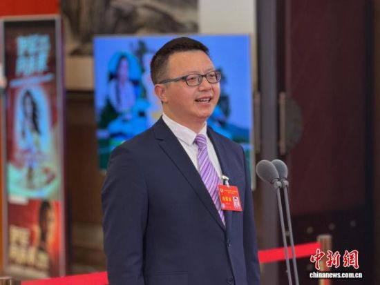 ����2��5�����Ĵ��ɶ����Ĵ�ʡ���f(xi��)ί�T�����Ͻ�ͨ��Wǰ�ؿƌW�о�ԺԺ�L��S�����Ĵ�ʡ���f(xi��)ʮ�����ĴΕ��h�ڶ�����ί�Tͨ�����ϴ�ӛ�߆�����ӛ�� ����ͩ �z