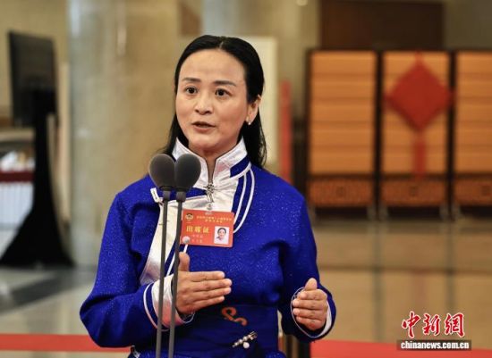 2��6�������Ĵ�ʡ���f(xi��)ʮ�����ĴΕ�(hu��)�h������(ch��ng)��ί�Tͨ���������Ĵ�ʡ���f(xi��)ί�T���Ĵ�ʡ���(hu��)�ƌW(xu��)Ժ��Ժ�L(zh��ng)����Ӣ��ӛ�߆�(w��n)����ӛ�� ���� �z